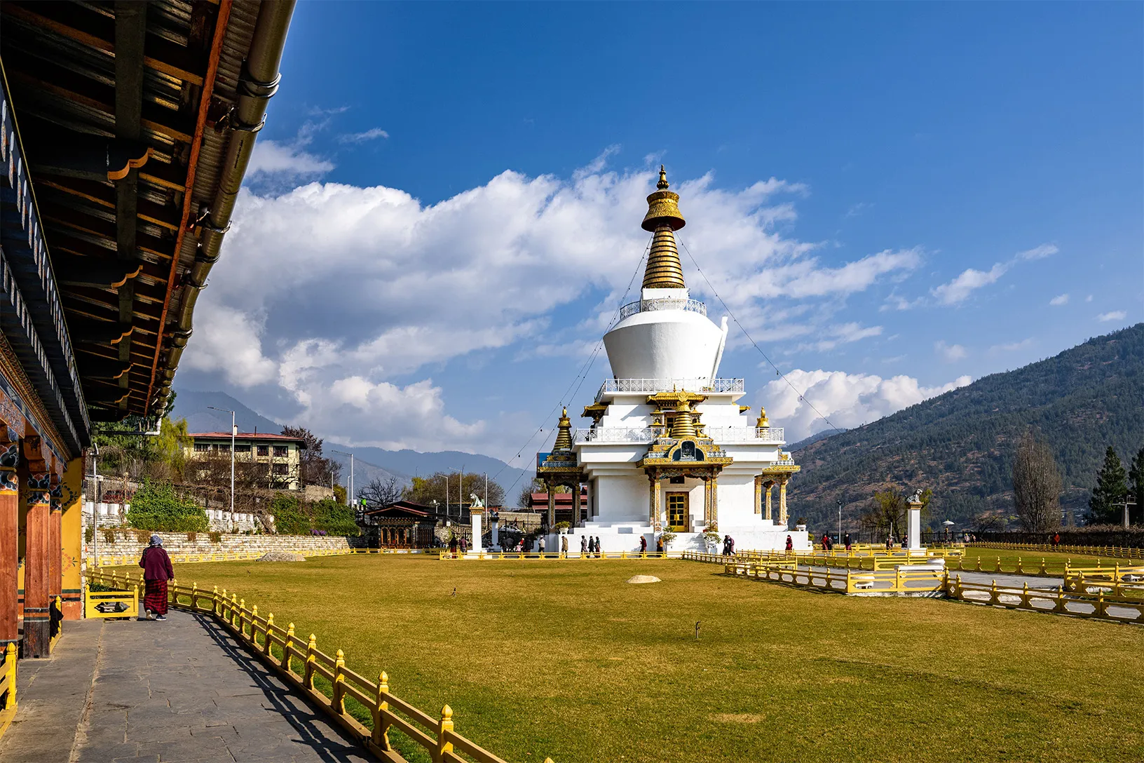 memorial-stupa-chorten-in-thimphu-bhutan-2026-01-07-23-45-13-utc